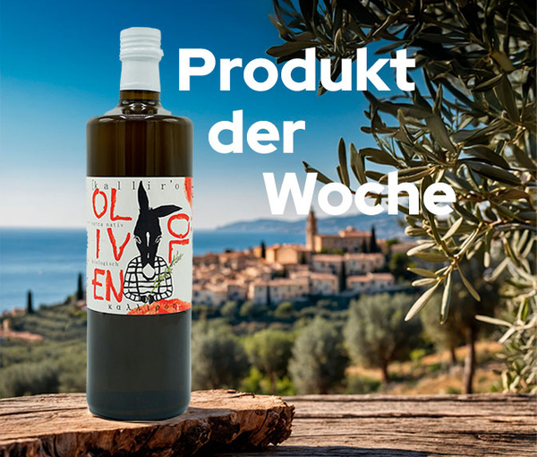 KI generiert: Flasche Olivenöl vor Landschaft. Text: "Produkt der Woche".