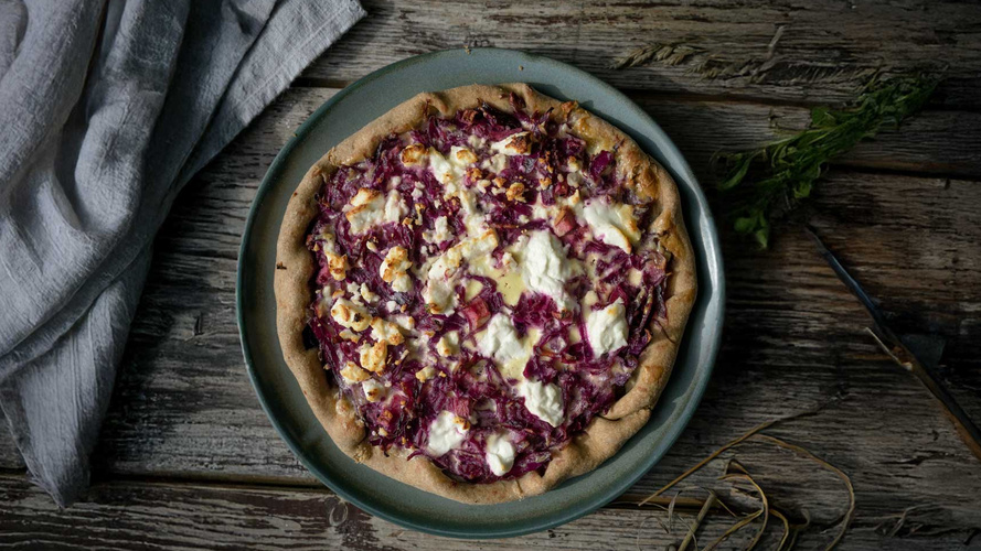 Rezeptbild für Rotkohl Quiche mit Fetakruste