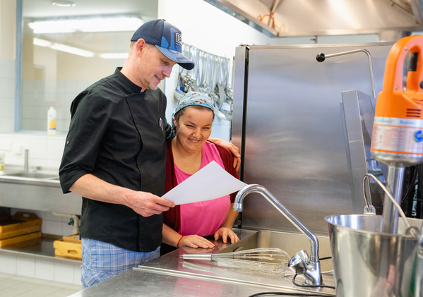 Lebensgemeinschaft Höhenberg zwei Menschen