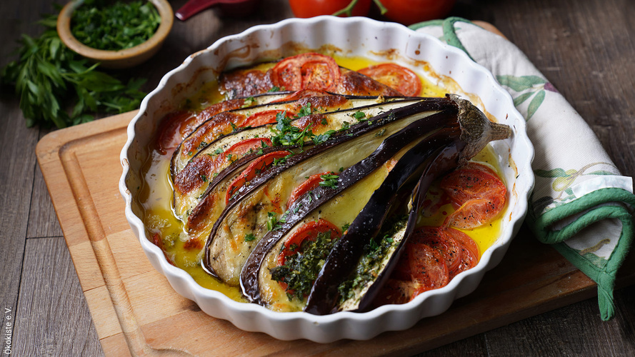 Rezeptbild für Gebackene Aubergine mit Zitronen-Dip