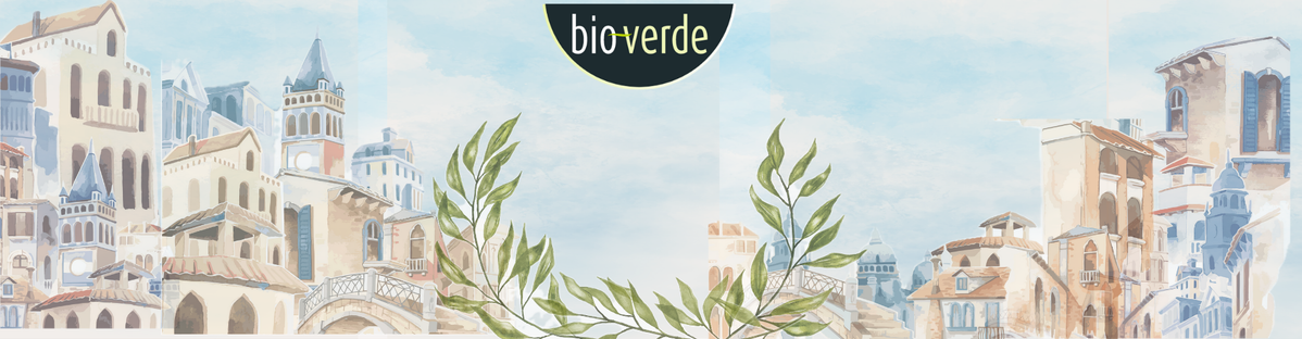 KI generiert: Das Bild zeigt mehrere Pastinaken, frische und in Scheiben geschnittene, auf einer hellen Holzoberfläche. Daneben liegen einige grüne Blätter zur Dekoration.