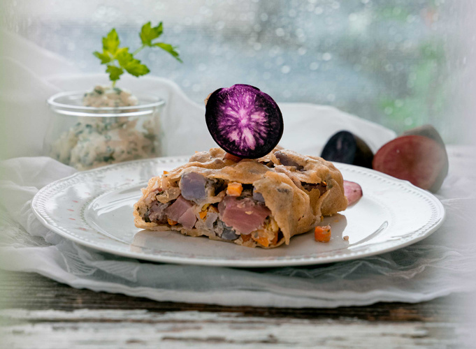 Rezeptbild für Lila Kartoffelstrudel