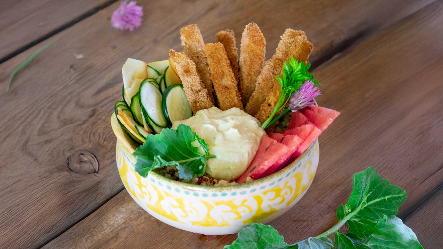 Rezeptbild für Bowl mit panierten Kohlrabistreifen